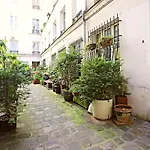 Appart Faubourg St Denis 4 Personnes